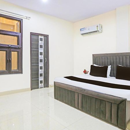 Hotel O Redbull Inn Gurgaon Eksteriør billede