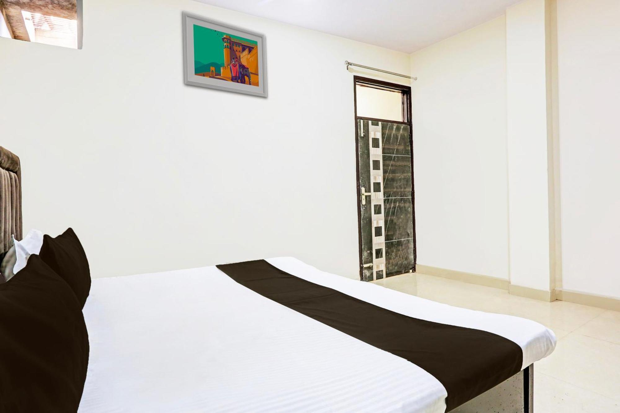 Hotel O Redbull Inn Gurgaon Eksteriør billede