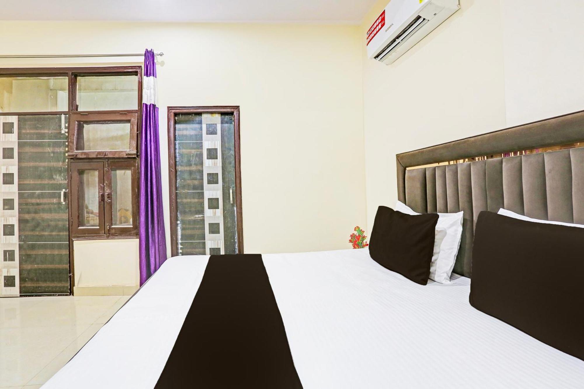 Hotel O Redbull Inn Gurgaon Eksteriør billede
